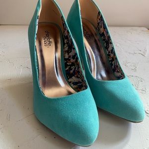 Suede heels in cyan, brand new